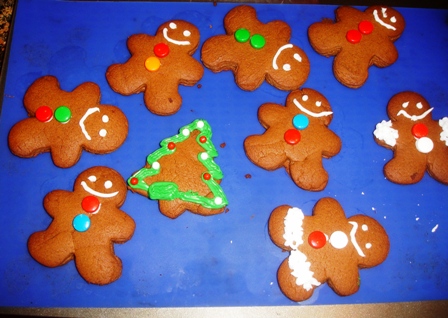 make your own gingerbread cookies